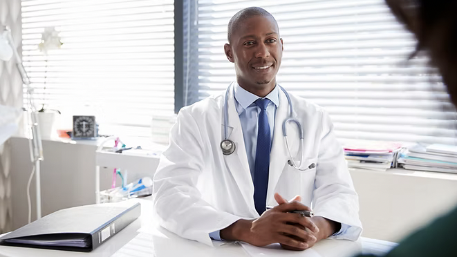 Les progrès de l’hygiène (médecine, santé publique, conditions de vie) ont permis, du moins dans les pays occidentaux, à augmenter significativement l’espérance de vie, mais certainement pas à éradiquer la maladie. Tout au plus, on assiste à un shift des "anciennes pathologies infectieuses" vers des pathologies clairement liées à notre mode de vie : pathologies cardiovasculaires, cancers, affections dégénératives, affections liées au travail. Toutes les maladies dont nous souffrons ont une cause !