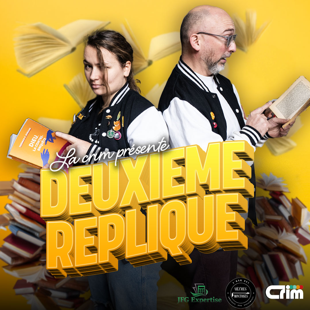 Deux personnes tiennent un livre avec la phrase "Deuxième Réplique" 