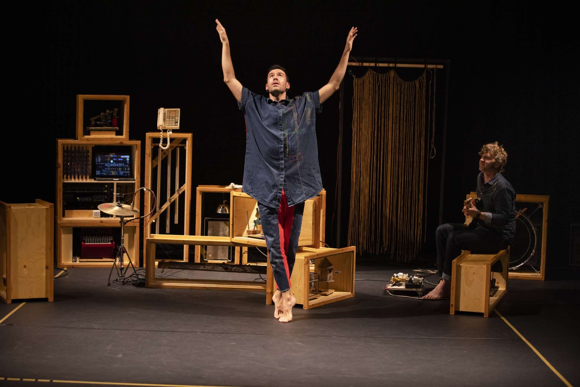 ImpulZ - spectacle de danse, th&eacute;&acirc;tre interactif avec les enfants aux commandes.