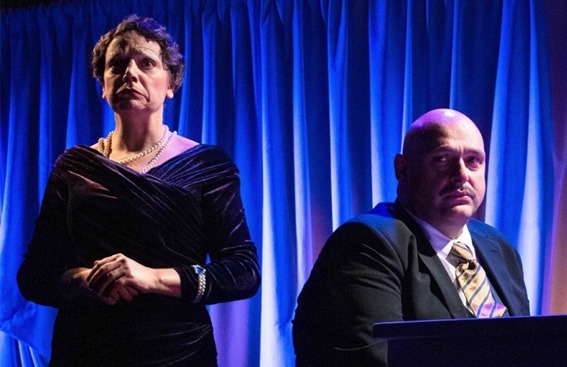 Mrs Jenkins & son pianiste | th&eacute;&acirc;tre