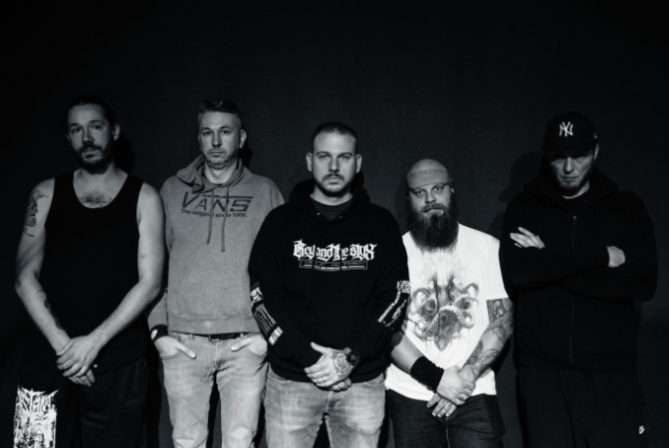 photo officielle du groupe hardcore, this is not yours. Prise par Vivian Barigand