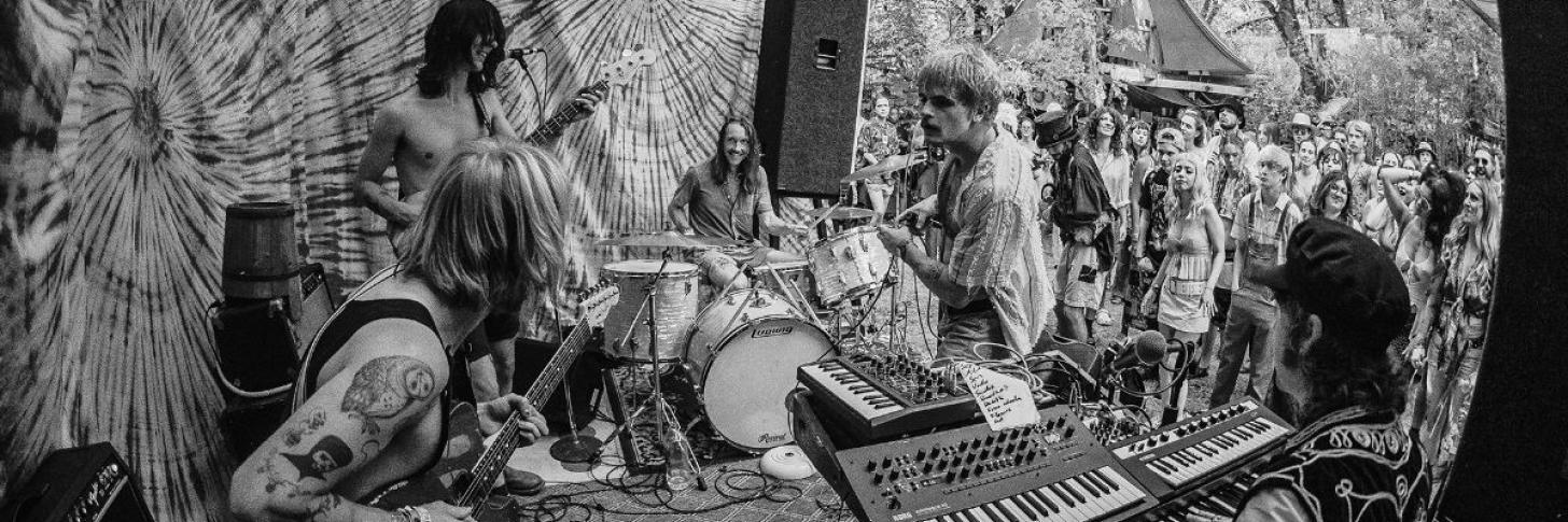 The Macks (Garage Psych/ US) - The WRS - Derby Day 