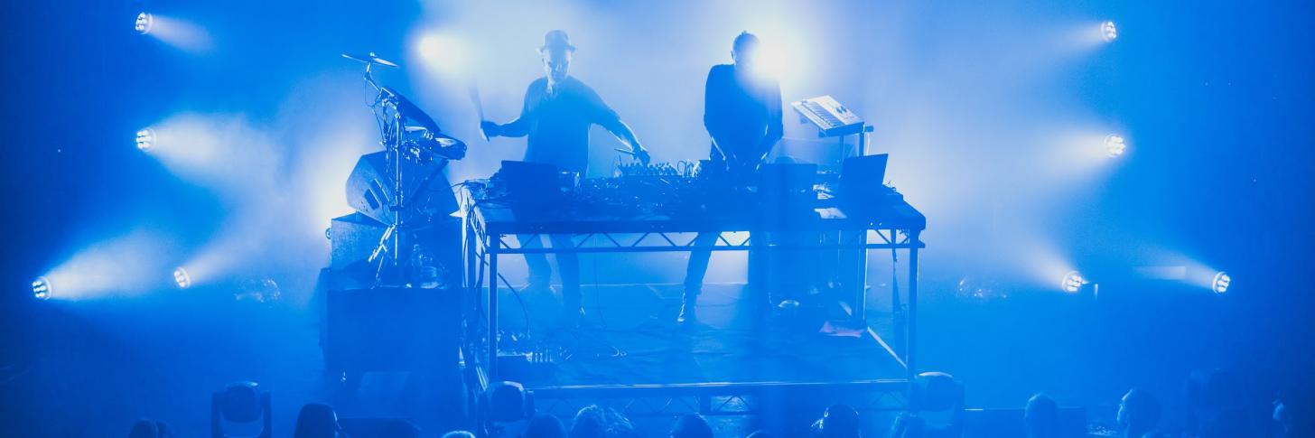 vision room mons expo booka shade