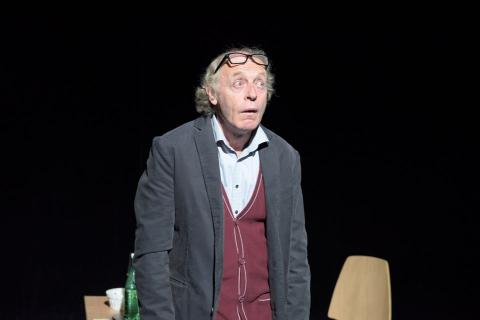 Six pieds sur terre de et par Jean-Luc Piraux chez Autrement !