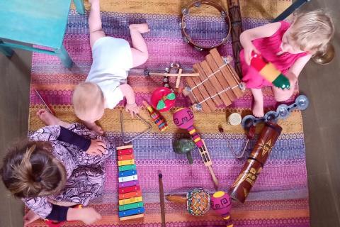 Atelier musical, comptines et instruments thème "Les oiseaux""