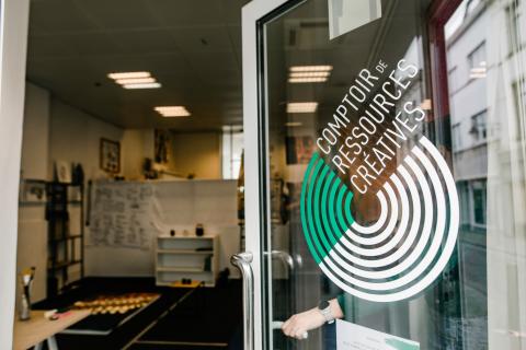 On a eu le plaisir d’interviewer François Chevalier, coordinateur du Comptoir des Ressources Créatives Mons à l'occasion de l’ouverture de "La Pharma - Art Shop",  à Mons !
