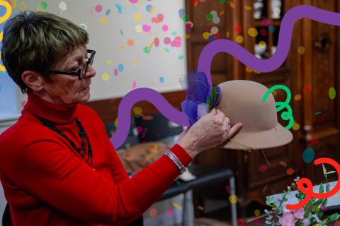 Atelier : décoration de chapeaux
