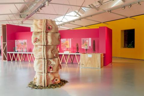 Kokou Ferdinand Makouvia : une identit&eacute; artistique &bull; Conf&eacute;rence en &oelig;uvre